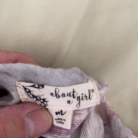 About A Girl Cold Shoulder Floral Shear Bottom Top - Picture 11 of 12